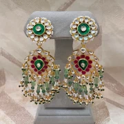 EARRINGS WITH TIKKA