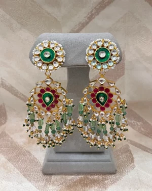 EARRINGS WITH TIKKA