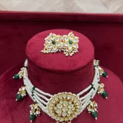 Kundan jewellery